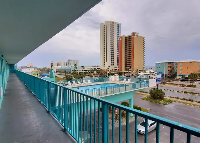 Beachside Hotel