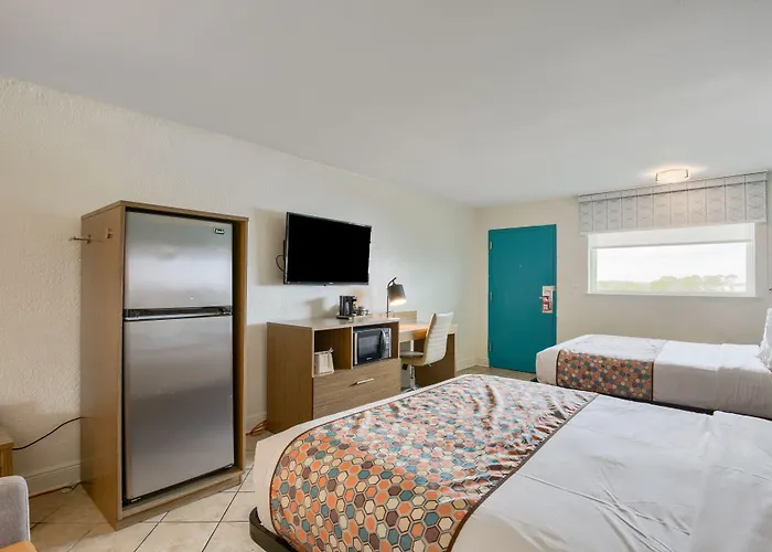 Beachside Hotel 3*